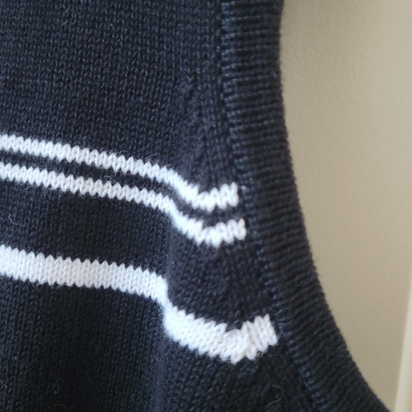 Croft & Barrow Sleeveless Knit top - Picture 3 of 5